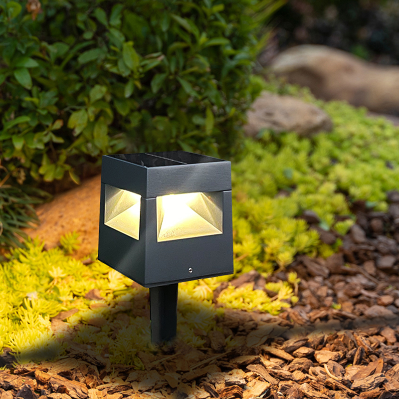 Square Solar Lawn Light With Ground Plug  11402-A-SOLAR